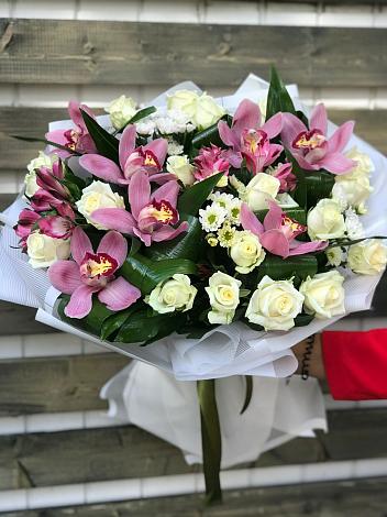 Букет цветов из: Розы и Хризантемы в Цемдолина