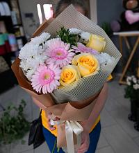 Букет цветов из:  Герберы, Розы и Хризантемы в Цемдолина